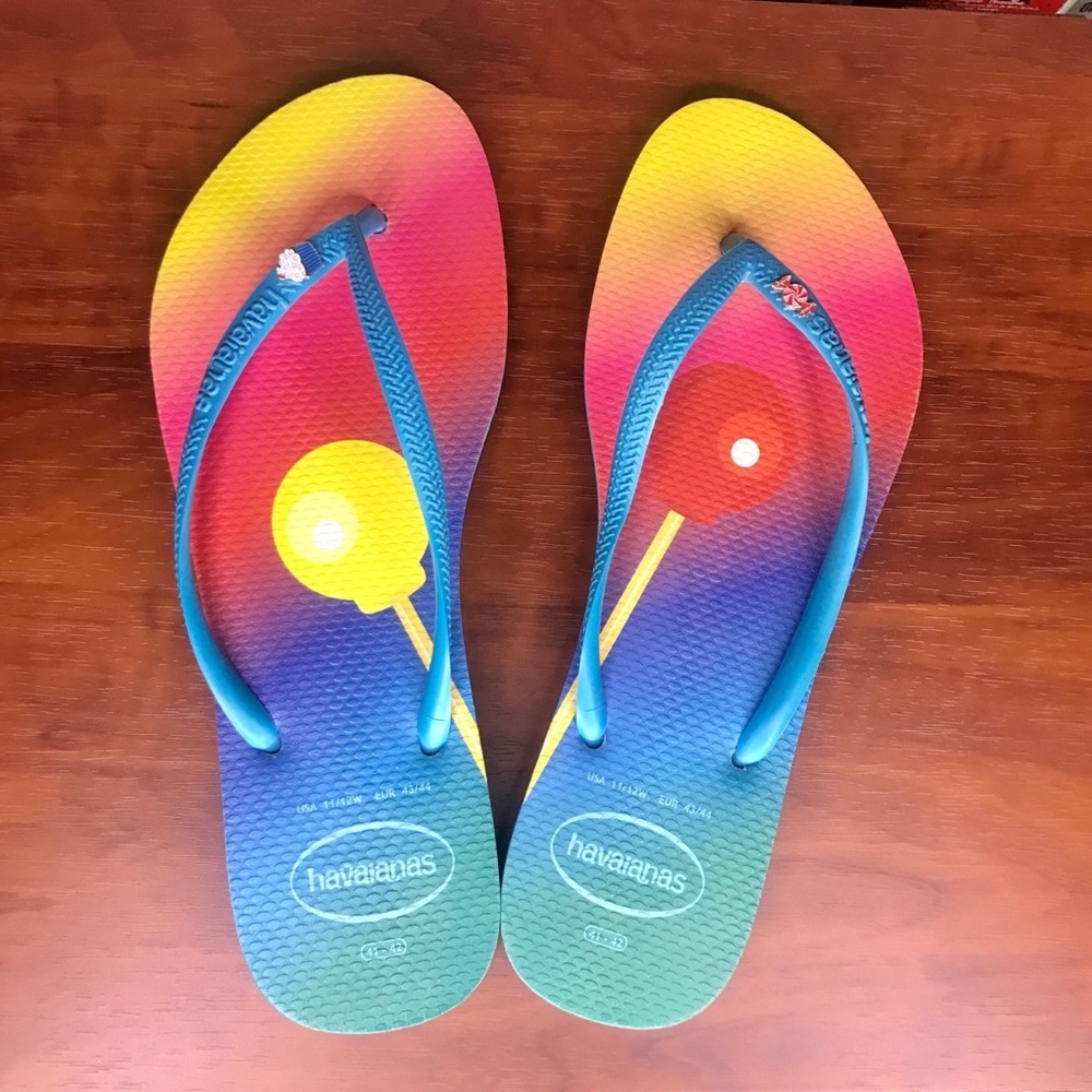 Havaianas x Dylan’s Candy Bar Flip Flops w/ Charms - Picture 6 of 8